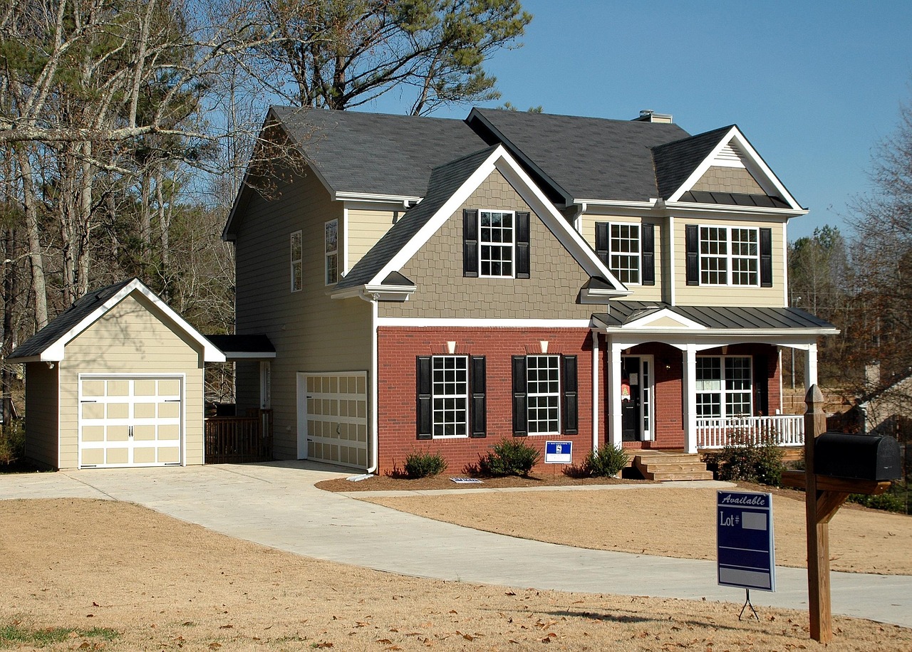 Housing Market Turns: Buyers Surge as Sellers Face Price Reset

